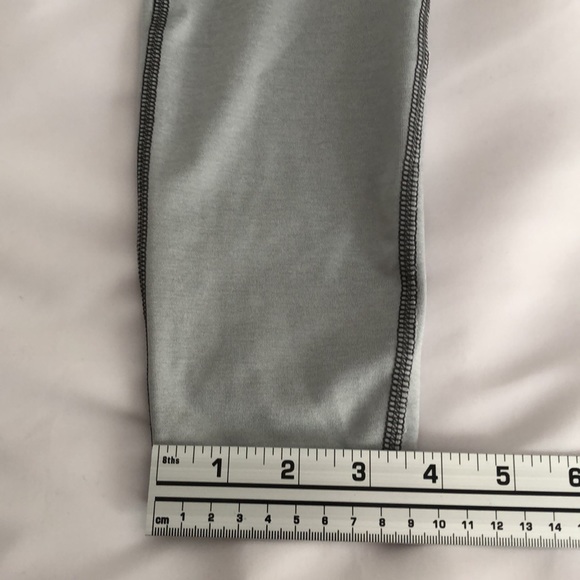 Women’s size small old navy active go-dry gray leggings - Picture 3 of 7